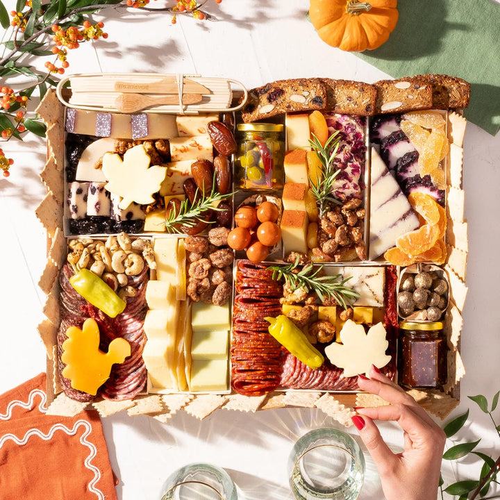 How to Assemble a Thanksgiving Charcuterie Board | Boarderie